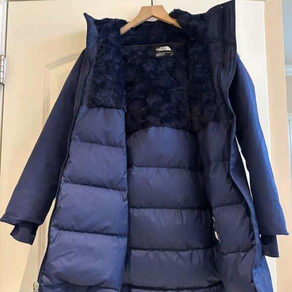 The North Face Girls Navy Arctic Parka Size Large - Picture 2 of 3